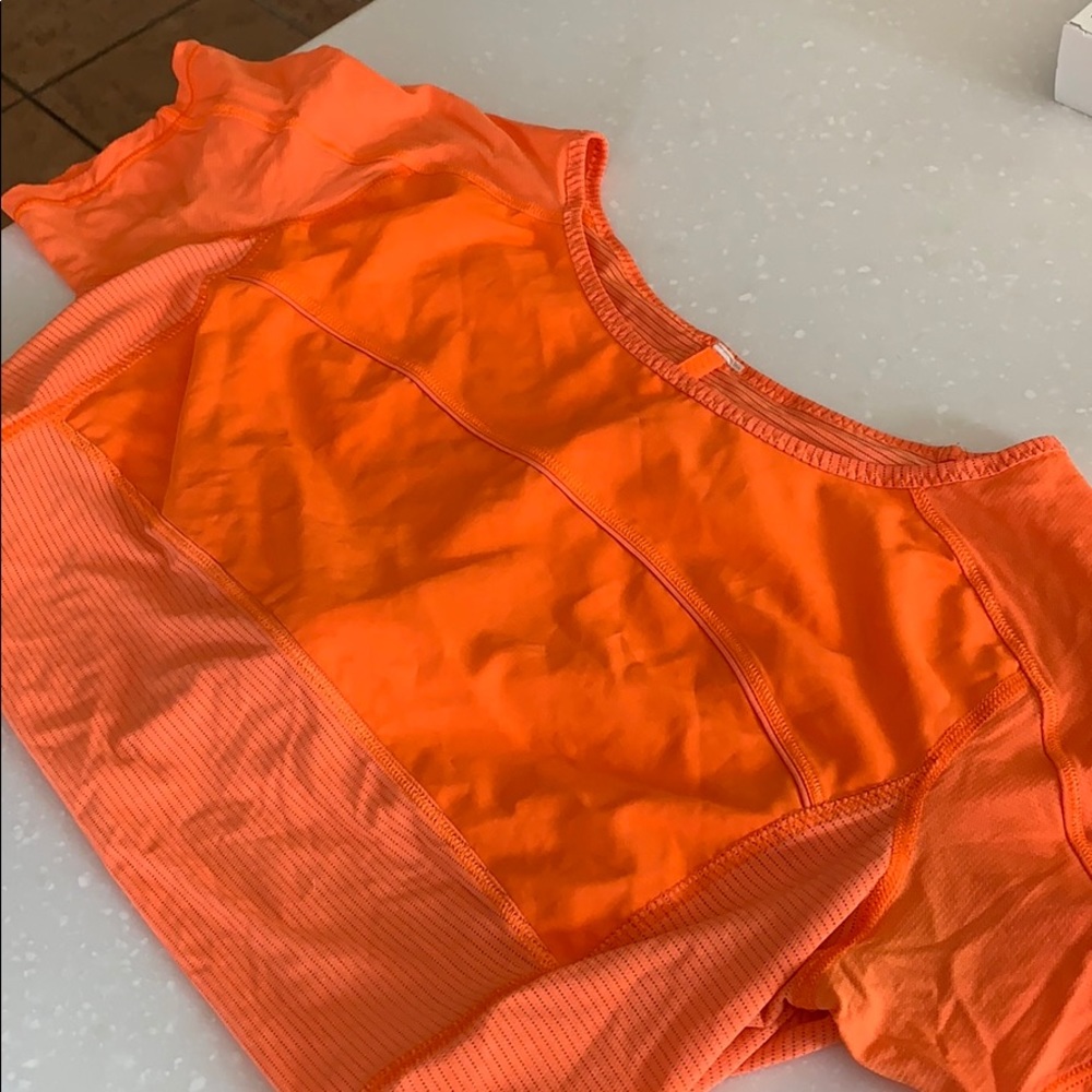 Lululemon Short Sleeve Shirt, size 8